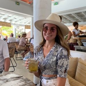 Meet your Posher, Sims